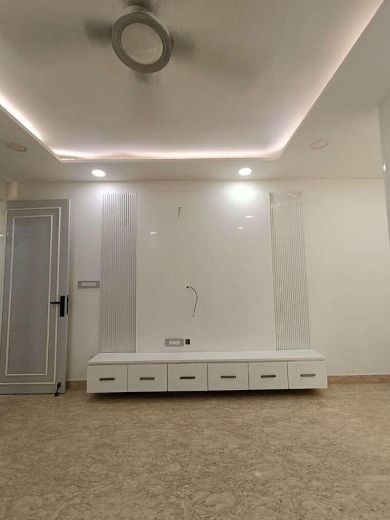 undefined, pitampura 4 Bedroom 300 Sq.Yd. Builder Floor In Pitampura Delhi 10750057