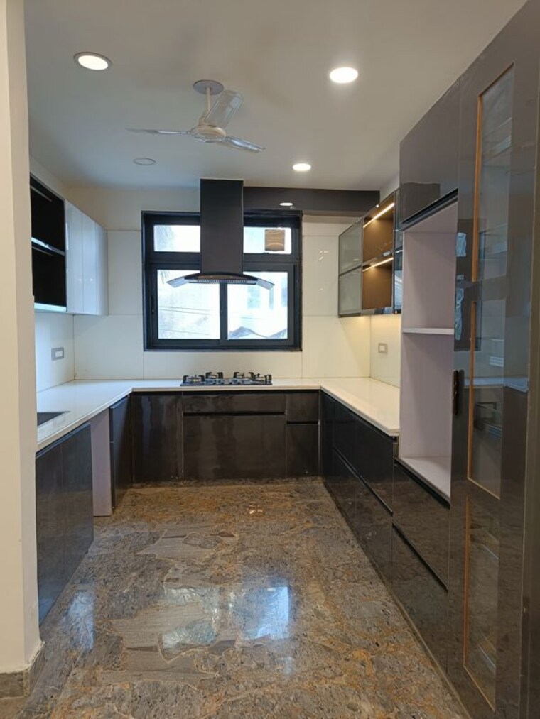 Kitchen, pitampura 4 Bedroom 300 Sq.Yd. Builder Floor In Pitampura Delhi 10750057
