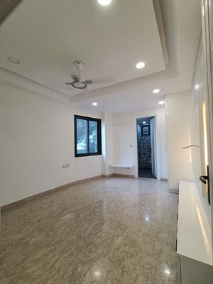 Room in 4 BHK Builder Floor at Pitampura – for Sale
