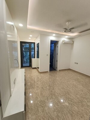 Room in 4 BHK Builder Floor at Pitampura – for Sale