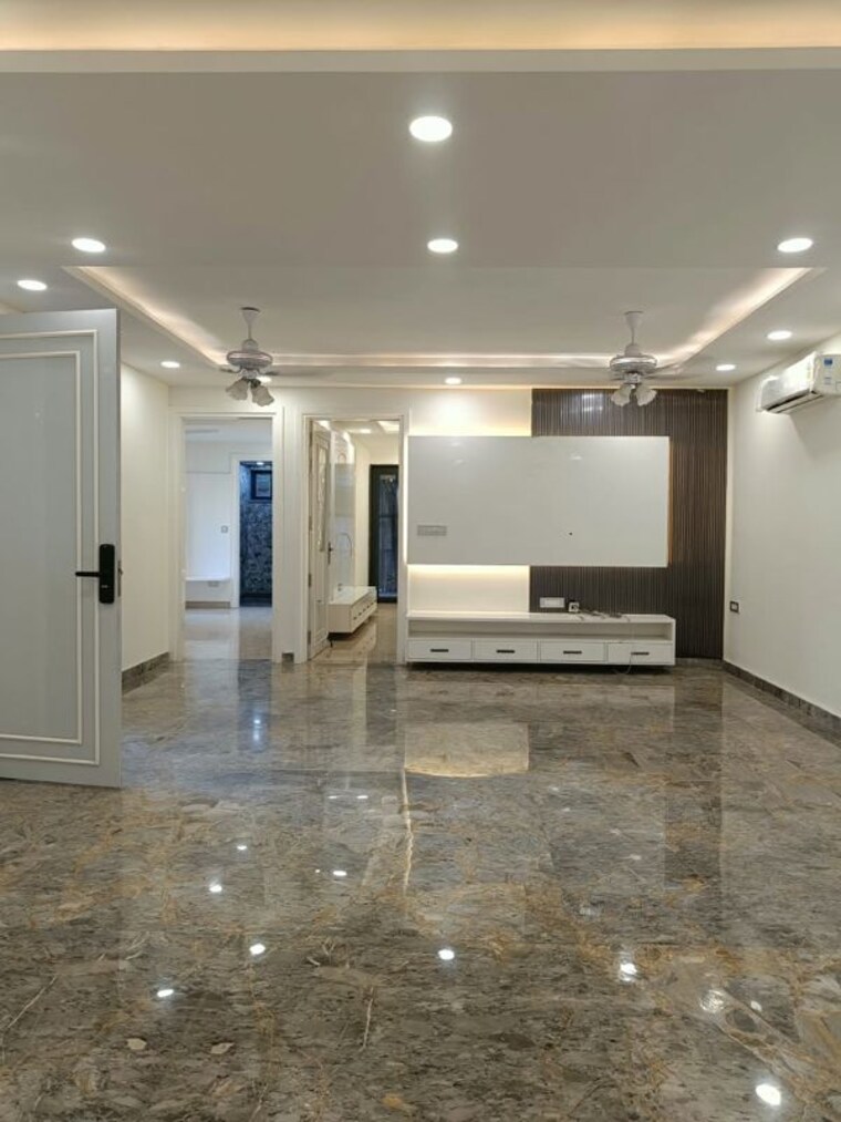undefined, pitampura 4 Bedroom 300 Sq.Yd. Builder Floor In Pitampura Delhi 10750057