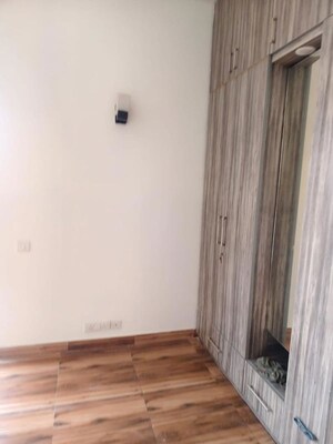 Room in 2 BHK Apartment at Ireo Victory Valley, Sector 67 – for Rent