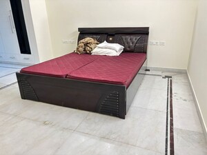 Bedroom in 3 BHK Builder Floor at Sector 45 – for Rent