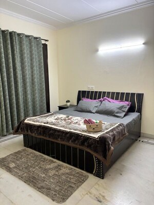 Bedroom in 3 BHK Builder Floor at Sector 45 – for Rent