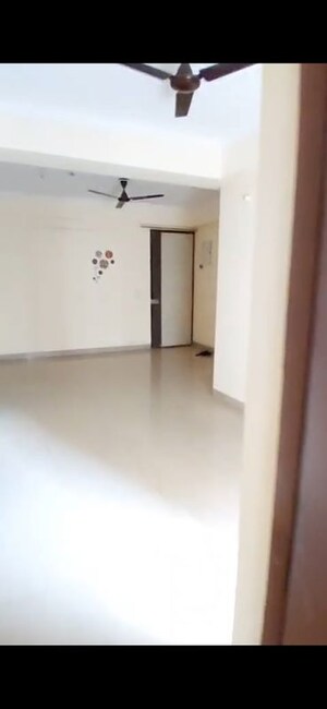 Room in 3 BHK Apartment at Saviour Green Arch, Tech Zone 4 Greater Noida – for Rent