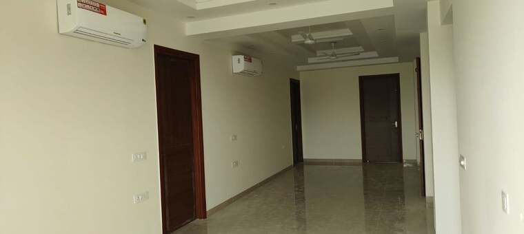Room, sector 51 3 Bedroom 200 Sq.Yd. Builder Floor In Sector 51 Gurgaon 10740355