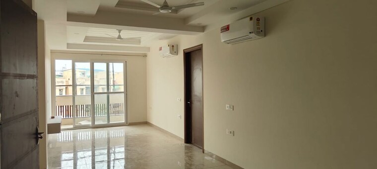Room, sector 51 3 Bedroom 200 Sq.Yd. Builder Floor In Sector 51 Gurgaon 10740355