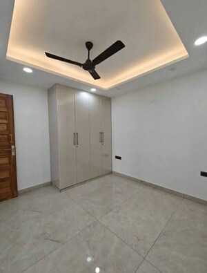 Room in 3 BHK Builder Floor at Chattarpur – for Rent