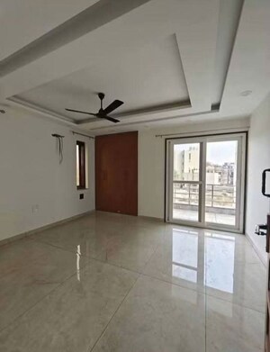Room in 3 BHK Builder Floor at Chattarpur – for Rent