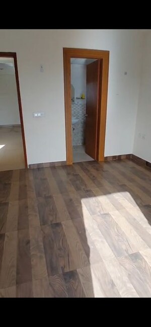 Room in 3 BHK Apartment at Saviour Green Arch, Tech Zone 4 Greater Noida – for Rent