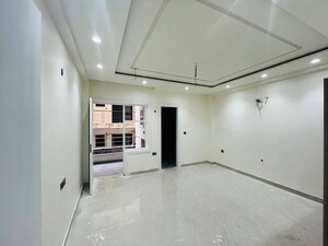 Room in 4 BHK Builder Floor at Chattarpur – for Rent