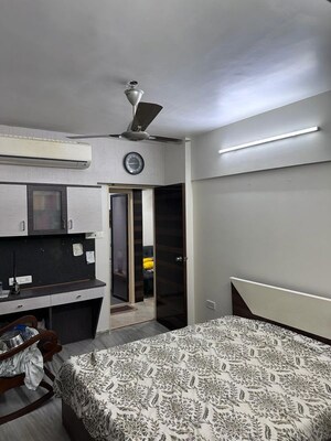 Room in 2 BHK Apartment at Vedant Complex CHS, Samata Nagar – for Rent