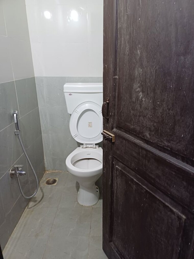 Bathroom, sector 5 ghansoli Pg For Girls In Sector 5 Ghansoli 10750157