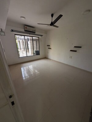 Room in 2 BHK Apartment at Bandra West – for Rent