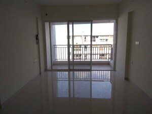 Room in 3 BHK Apartment at Godrej Central, Chembur – for Rent