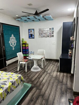 Team Area in 3 BHK Builder Floor at Kirti Nagar – for Rent