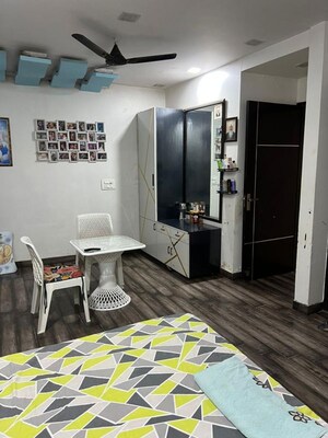 Bedroom in 3 BHK Builder Floor at Kirti Nagar – for Rent