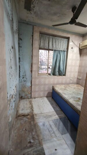 Room in 2 BHK Apartment at Bandra West – for Rent