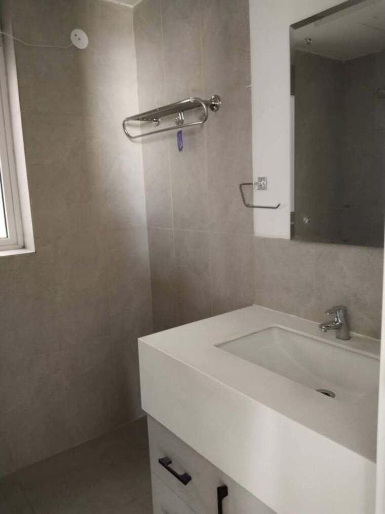 Bathroom, ireo-the-corridors 2.5 Bedroom 1585 Sq.Ft. Apartment In Sector 67a Gurgaon 10750222