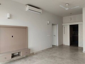 Room in 2.5 BHK Apartment at Ireo The Corridors, Sector 67a – for Sale