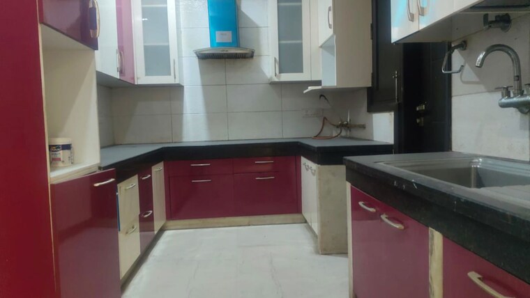 Kitchen, east of kailash 3 Bedroom 200 Sq.Yd. Builder Floor In East Of Kailash Delhi 10750229