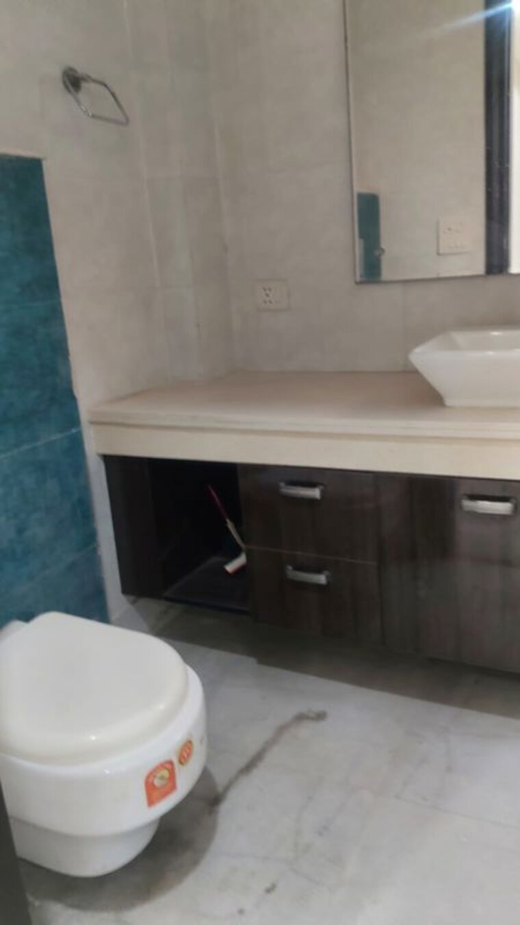 Kitchen, east of kailash 3 Bedroom 200 Sq.Yd. Builder Floor In East Of Kailash Delhi 10750229