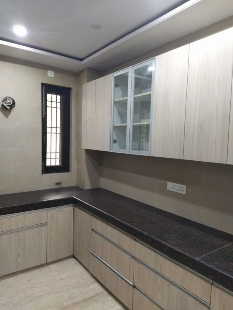 Kitchen, paschim vihar 3 Bedroom 200 Sq.Yd. Builder Floor In Paschim Vihar Delhi 10750240