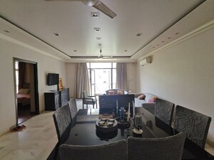 Room in 2 BHK Apartment at Hauz Khas Enclave – for Rent