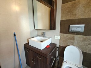 Attached Bathroom in 2 BHK Apartment at Hauz Khas Enclave – for Rent