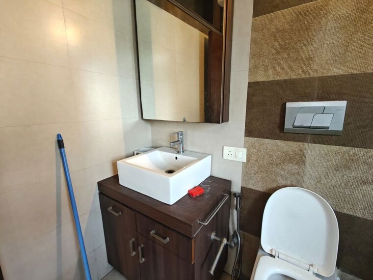 Attached Bathroom, hauz khas enclave 2 Bedroom 150 Sq.Ft. Apartment In Hauz Khas Enclave Delhi 10750264
