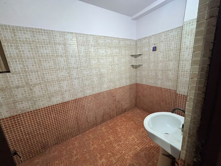 Bathroom, vijaya-apartments 3 Bedroom 1600 Sq.Ft. Apartment In Indrapuram Ghaziabad 10750255