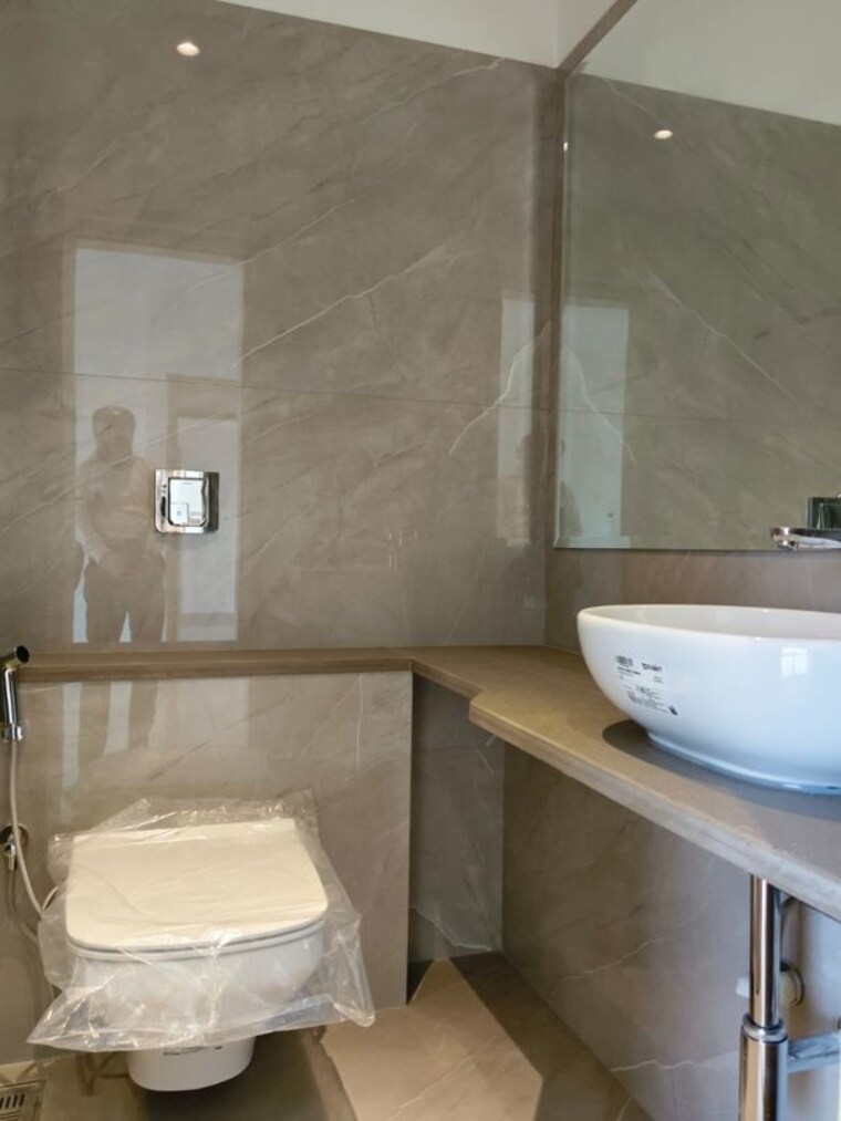 Bathroom, khar west 2 Bedroom 850 Sq.Ft. Apartment In Khar West Mumbai 10750267