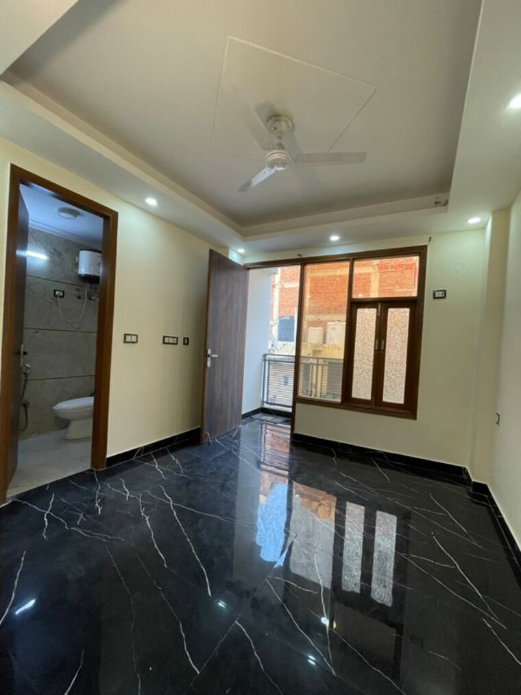 Room, chattarpur 2 Bedroom 80 Sq.Yd. Apartment In Chattarpur Delhi 10750277