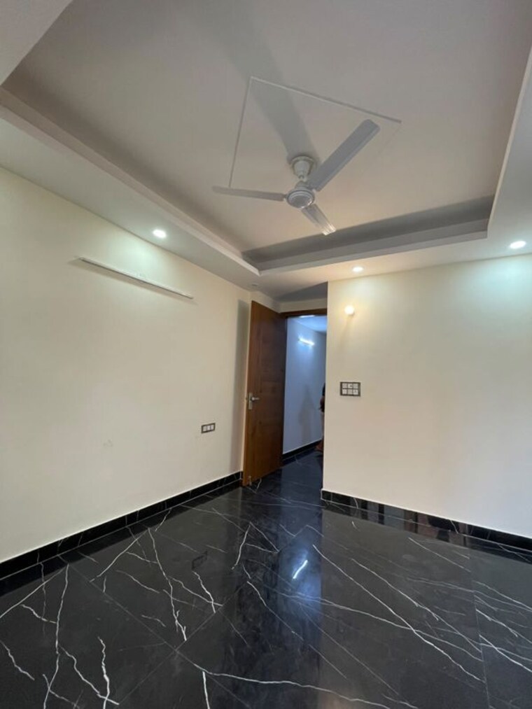 Room, chattarpur 2 Bedroom 80 Sq.Yd. Apartment In Chattarpur Delhi 10750277