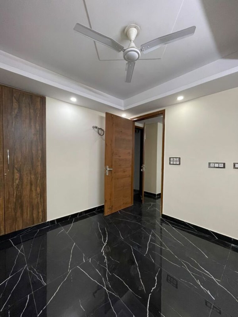 Room, chattarpur 2 Bedroom 80 Sq.Yd. Apartment In Chattarpur Delhi 10750277