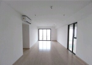 Room in 3 BHK Apartment at New Cuffe Parade, Wadala – for Sale
