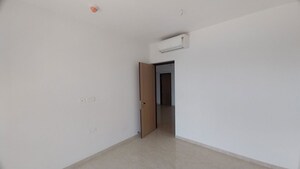 Room in 3 BHK Apartment at New Cuffe Parade, Wadala – for Sale