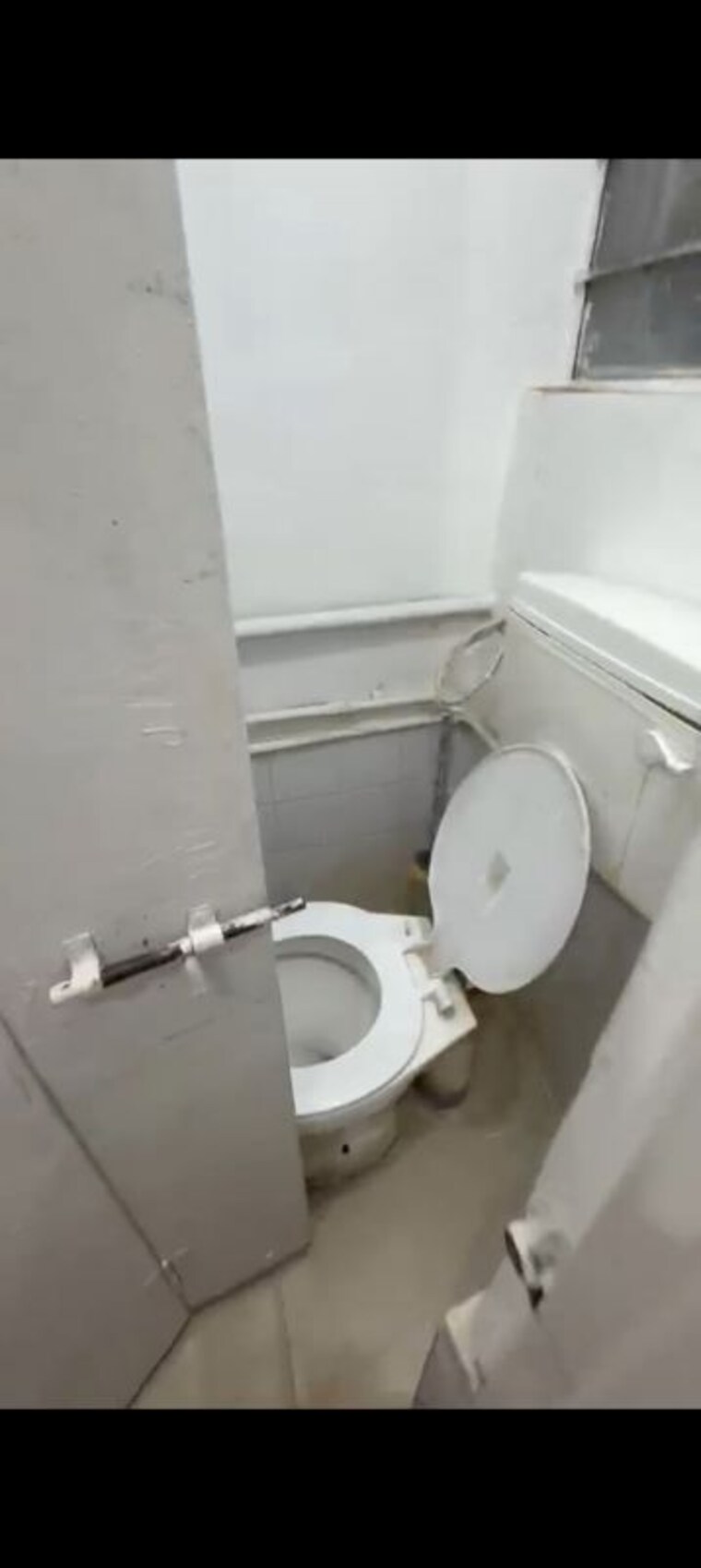 Bathroom, vanaz-corner 2 Bedroom 1000 Sq.Ft. Apartment In Kothrud Pune 10750286