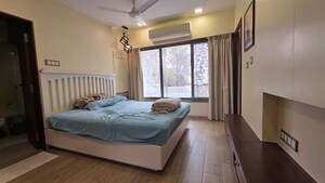 Bedroom in 2 BHK Apartment at Juhu – for Rent