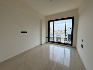 Room in 2 BHK Apartment at Santacruz West – for Rent