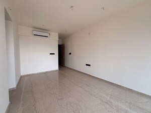 Room in 2 BHK Apartment at Santacruz West – for Rent
