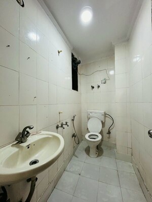 Bathroom in 1 BHK Apartment at Neb Sarai – for Rent