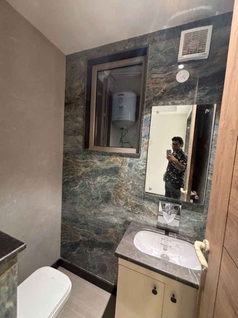 Bathroom, saket 3 Bedroom 1800 Sq.Ft. Apartment In Saket Delhi 10750307