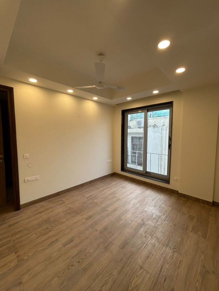 Room, saket 3 Bedroom 1800 Sq.Ft. Apartment In Saket Delhi 10750307