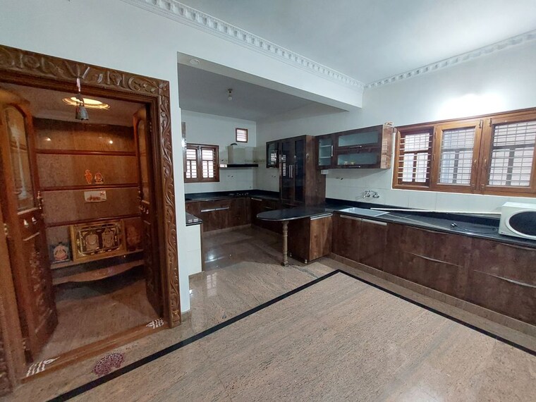  Parking, hsr layout 3 Bedroom 2200 Sq.Ft. Independent House In Hsr Layout Bangalore 10750300
