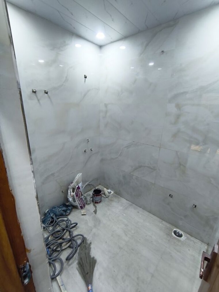 Bathroom, gyan khand i 2 Bedroom 1100 Sq.Ft. Builder Floor In Gyan Khand I Ghaziabad 10750313