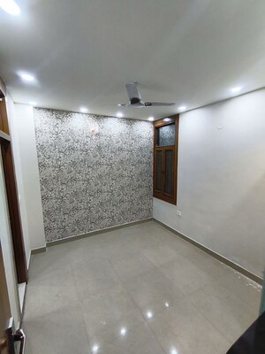 Room in 2 BHK Builder Floor at Gyan Khand I – for Sale