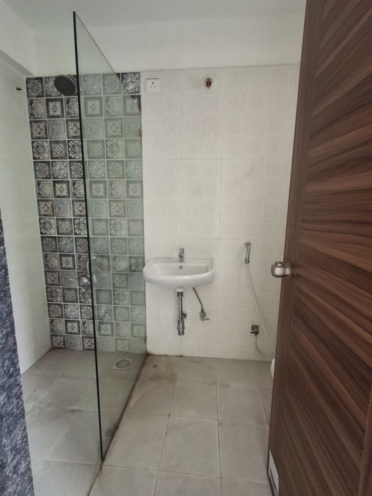 Bathroom, om-trimurti-apartment 3 Bedroom 1055 Sq.Ft. Apartment In Dattawadi Pune 10750331