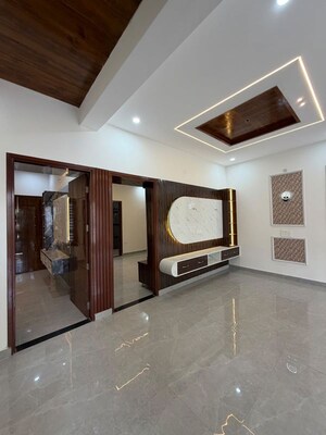 Room in 4 BHK Independent House at Sector 124 – for Sale