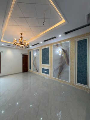 Room in 4 BHK Independent House at Sector 124 – for Sale